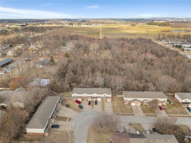 922 Peachtree Drive, Fayetteville, AR 72703