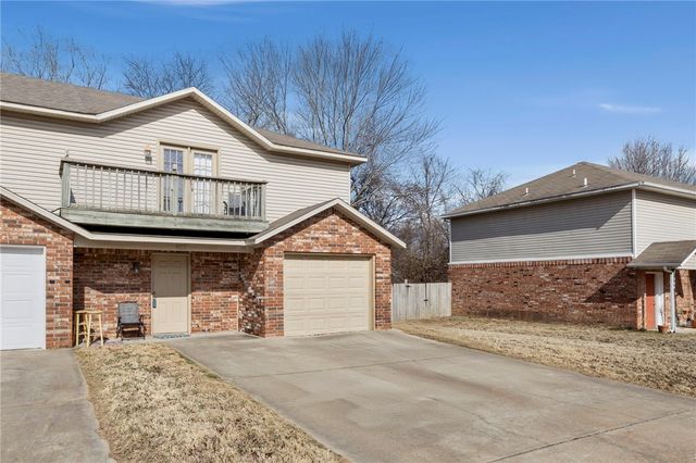 922 Peachtree Drive, Fayetteville, AR 72703