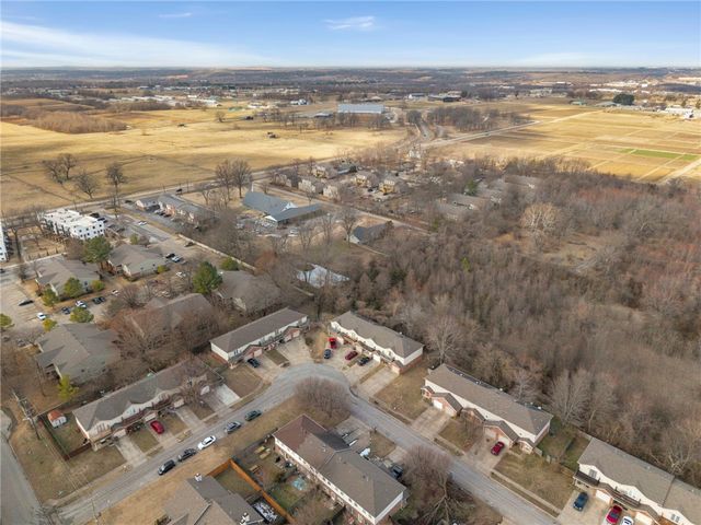 922 Peachtree Drive, Fayetteville, AR 72703