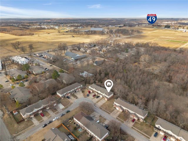 922 Peachtree Drive, Fayetteville, AR 72703