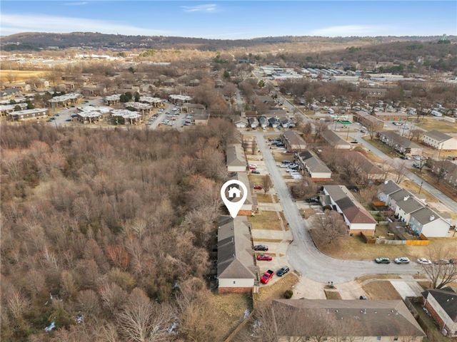 922 Peachtree Drive, Fayetteville, AR 72703