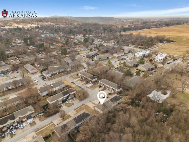 922 Peachtree Drive, Fayetteville, AR 72703