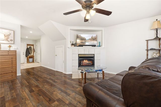 922 Peachtree Drive, Fayetteville, AR 72703