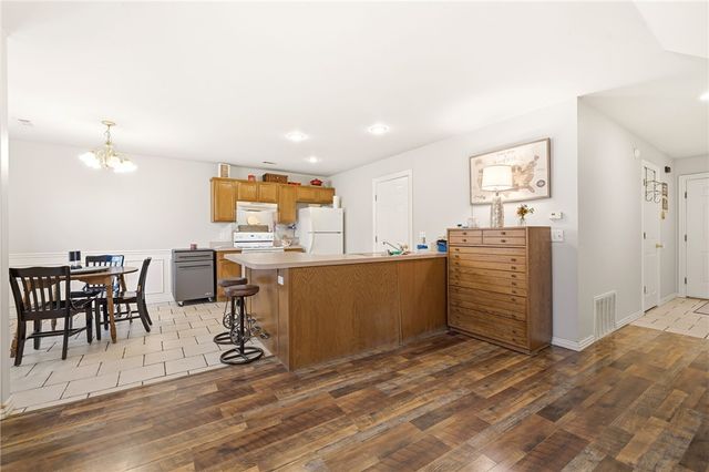 922 Peachtree Drive, Fayetteville, AR 72703