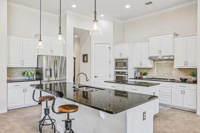 500 Dream Catcher DR, Leander, TX 78641