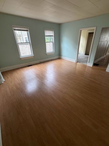 119-121 Elm Street 3, Amesbury, MA 01913