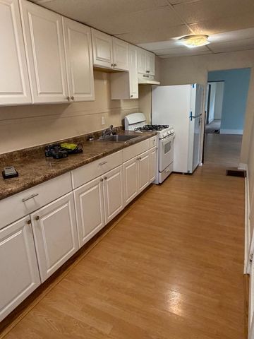119-121 Elm Street 3, Amesbury, MA 01913