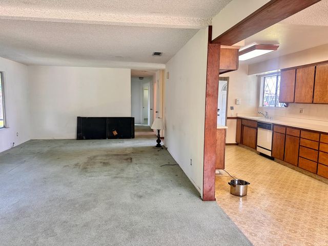 3207 Terry Way, Carmichael, CA 95608