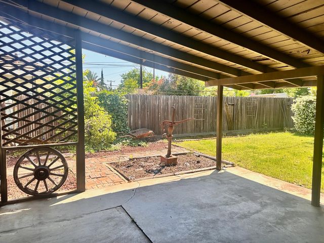 3207 Terry Way, Carmichael, CA 95608