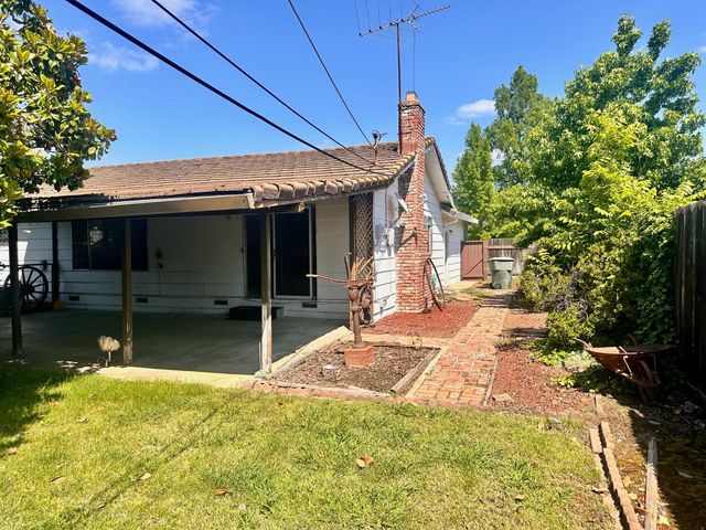 3207 Terry Way, Carmichael, CA 95608