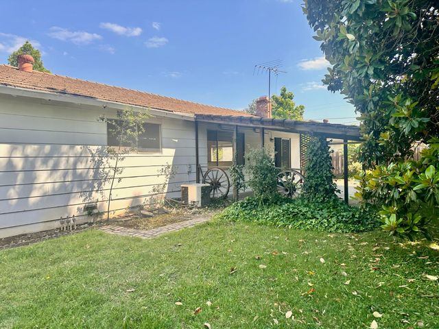 3207 Terry Way, Carmichael, CA 95608