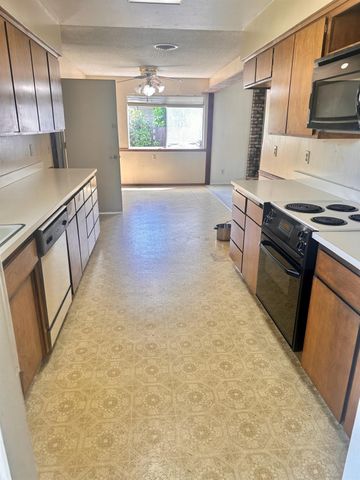 3207 Terry Way, Carmichael, CA 95608