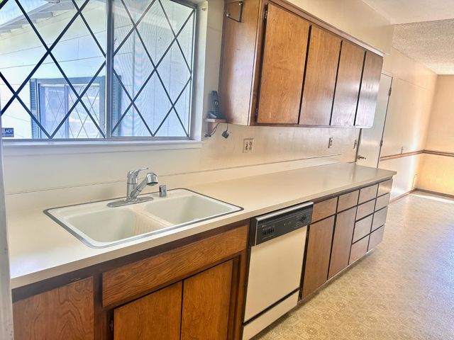 3207 Terry Way, Carmichael, CA 95608