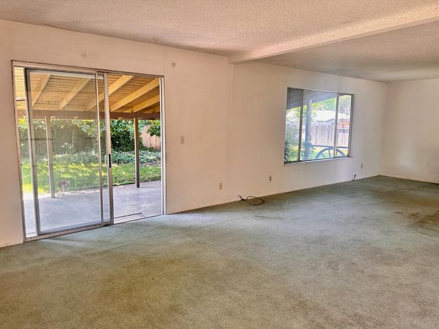 3207 Terry Way, Carmichael, CA 95608