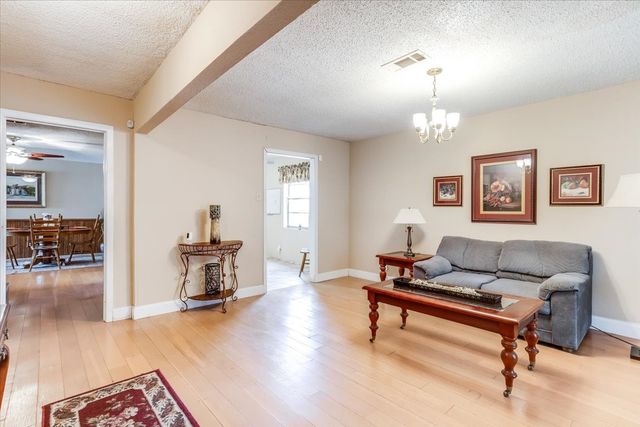 1226 Glen Loch Drive, Irving, TX 75062