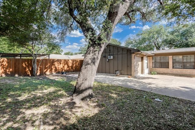 1226 Glen Loch Drive, Irving, TX 75062