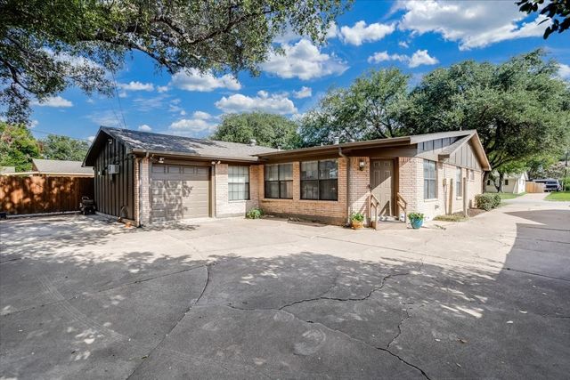 1226 Glen Loch Drive, Irving, TX 75062