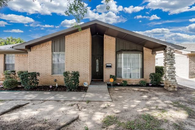 1226 Glen Loch Drive, Irving, TX 75062