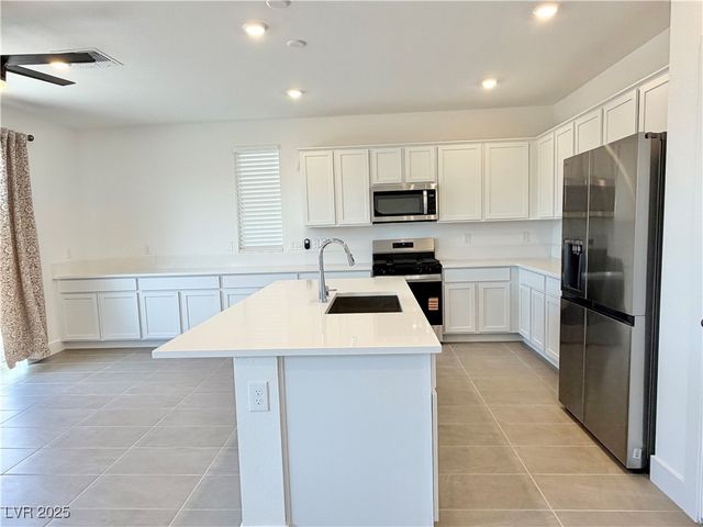 5833 Marigold Sunset Court, Las Vegas, NV 89113