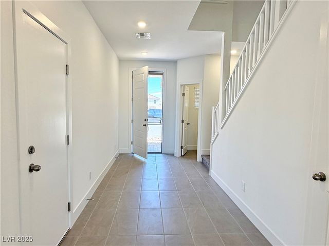 5833 Marigold Sunset Court, Las Vegas, NV 89113