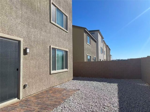 5833 Marigold Sunset Court, Las Vegas, NV 89113