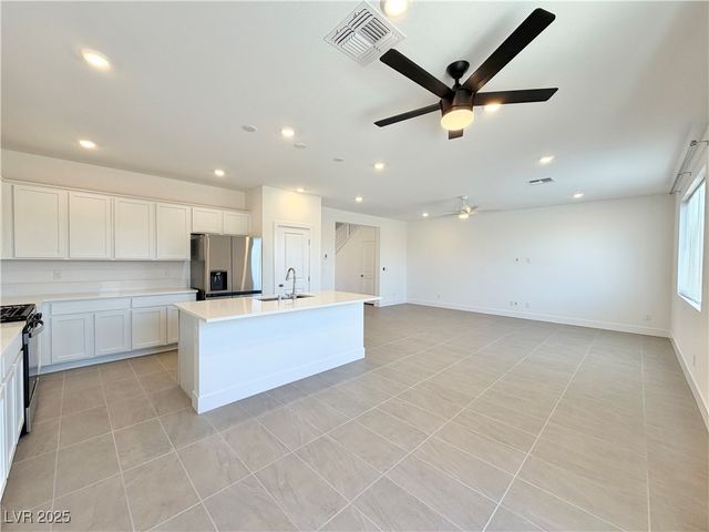 5833 Marigold Sunset Court, Las Vegas, NV 89113