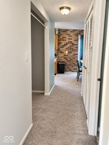 989 Greenwood Trail W, Greenwood, IN 46142
