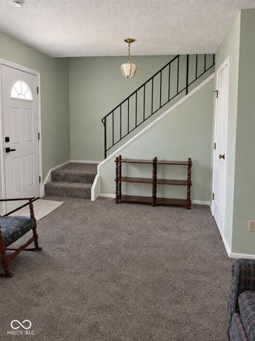 989 Greenwood Trail W, Greenwood, IN 46142