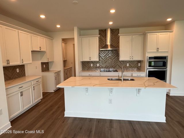 1094 Connolly Lane NE, Palm Bay, FL 32905