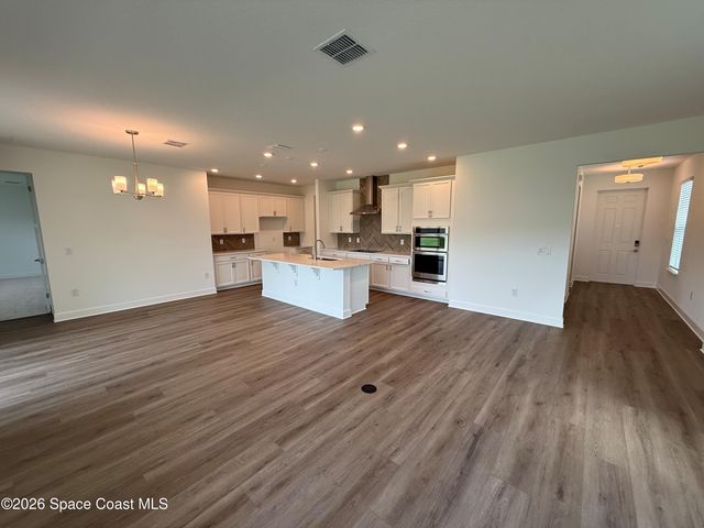 1094 Connolly Lane NE, Palm Bay, FL 32905