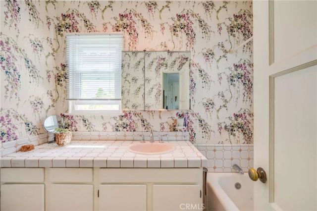 3919 Scandia Way, Los Angeles, CA 90065