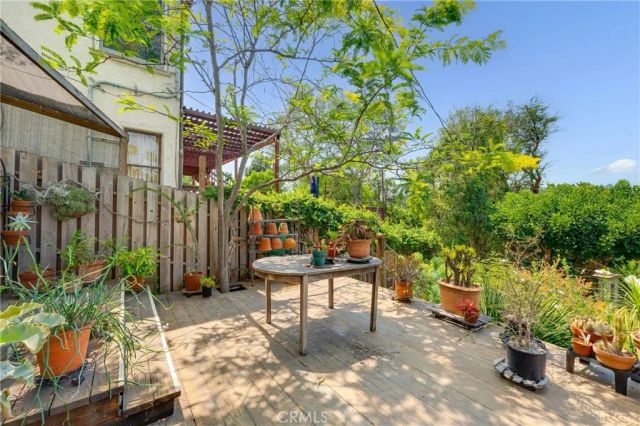 3919 Scandia Way, Los Angeles, CA 90065