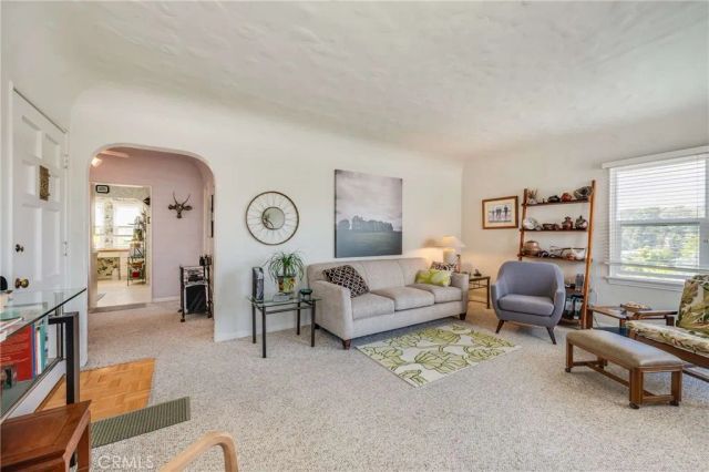 3919 Scandia Way, Los Angeles, CA 90065