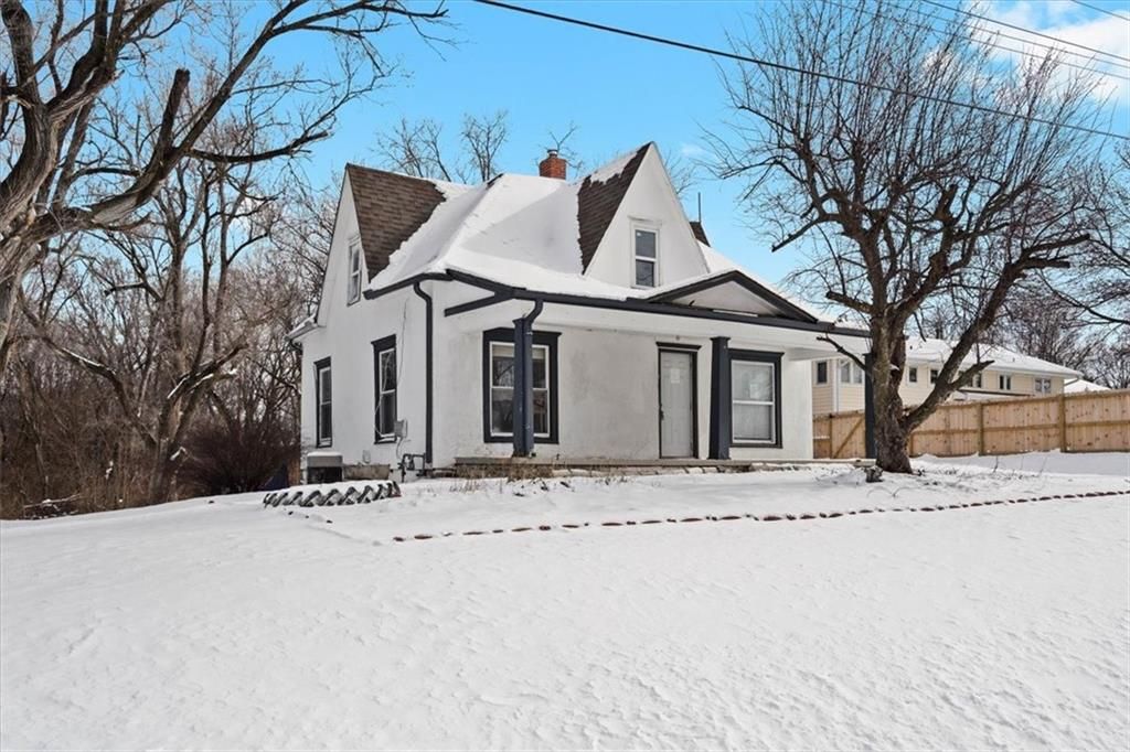 1321 N Jesse James Road, Excelsior Springs, MO 64024