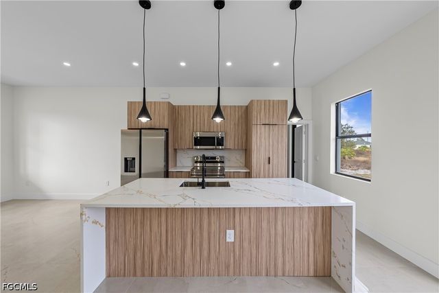 1097 Eisenhower BLVD, Lehigh Acres, FL 33974