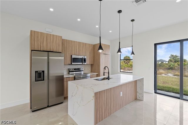 1097 Eisenhower BLVD, Lehigh Acres, FL 33974