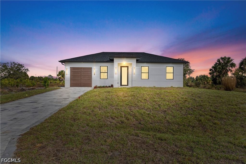 1097 Eisenhower BLVD, Lehigh Acres, FL 33974