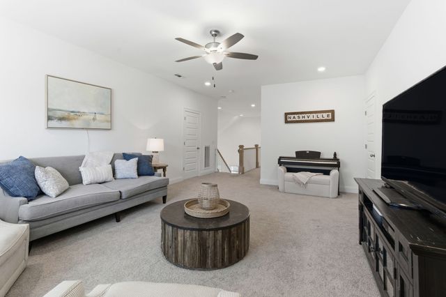 7199 Neills Branch Dr, College Grove, TN 37046