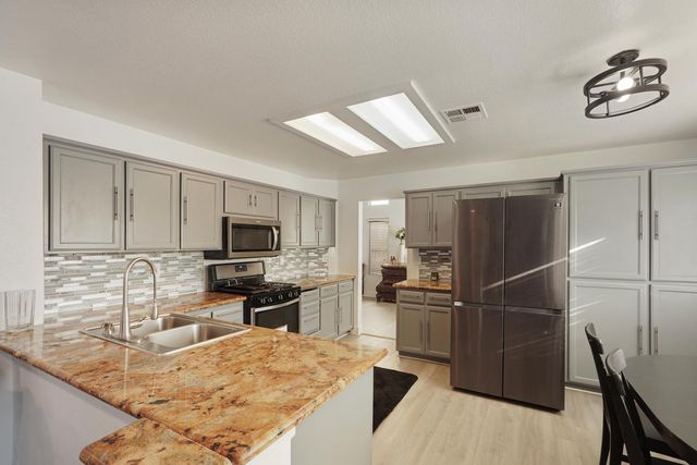 5122 Hanna Bay Ave, Stockton, CA 95210