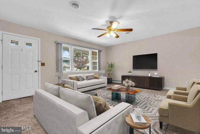 37 ZEELAND DR, Toms River, NJ 08757