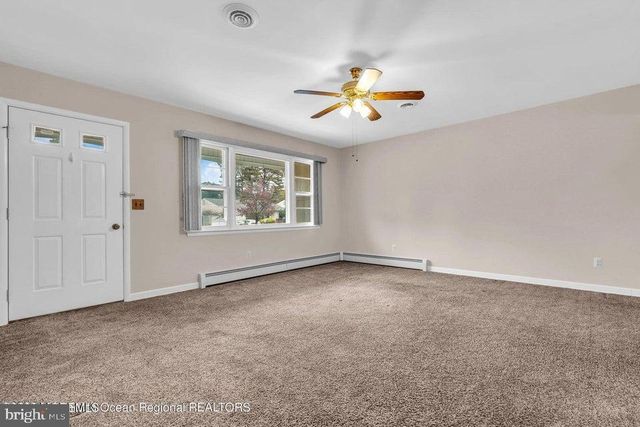 37 ZEELAND DR, Toms River, NJ 08757