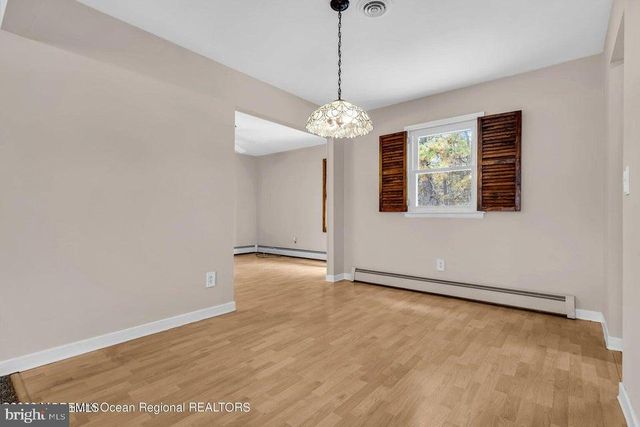 37 ZEELAND DR, Toms River, NJ 08757