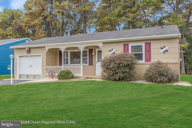 37 ZEELAND DR, Toms River, NJ 08757