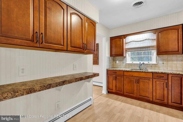 37 ZEELAND DR, Toms River, NJ 08757