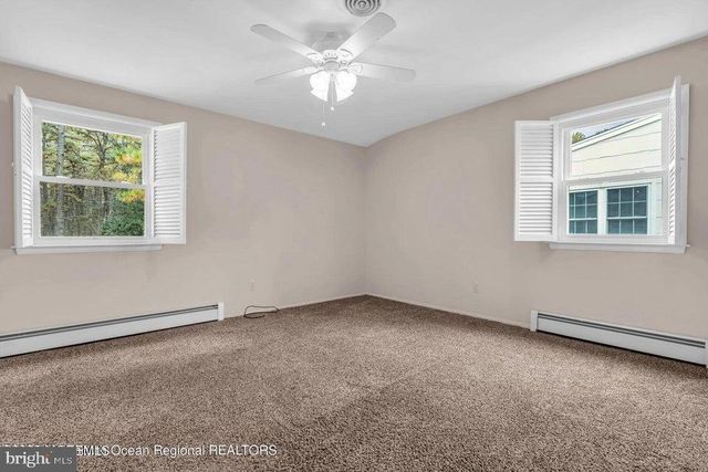 37 ZEELAND DR, Toms River, NJ 08757