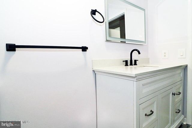 37 ZEELAND DR, Toms River, NJ 08757