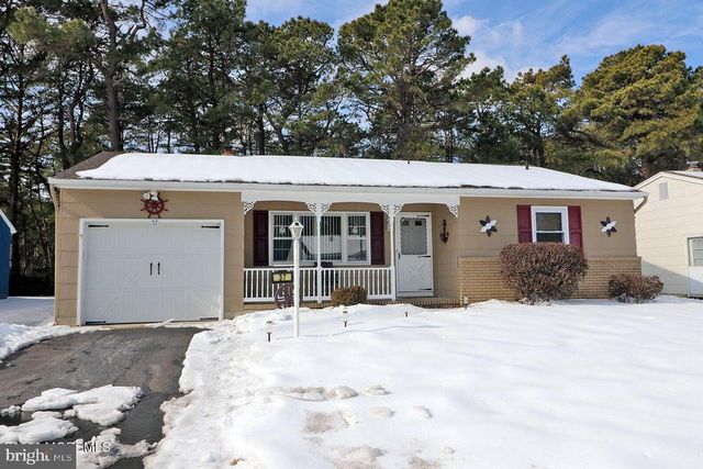 37 ZEELAND DR, Toms River, NJ 08757