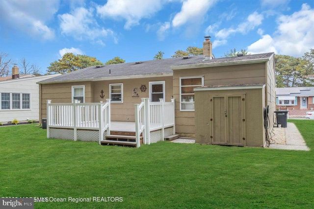 37 ZEELAND DR, Toms River, NJ 08757