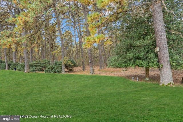 37 ZEELAND DR, Toms River, NJ 08757