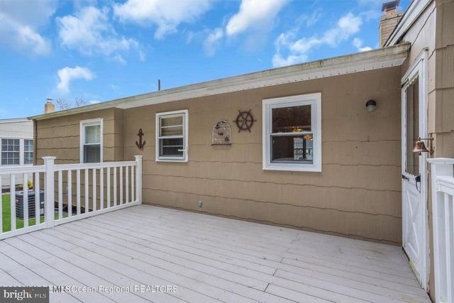 37 ZEELAND DR, Toms River, NJ 08757